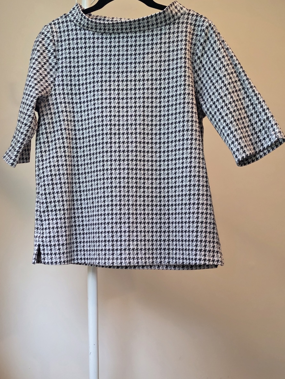 Ann Taylor Factory Black & White Houndstooth Boatneck Tunic